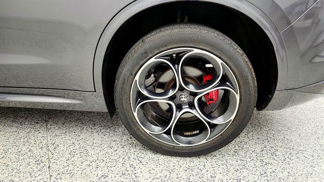 2022 Alfa Romeo Stelvio Veloce AWD w/ 20'' Sport Wheels & Red Leather Sport Seats - 23028898 - 8