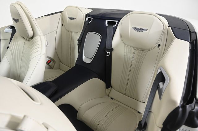 2022 Aston Martin DB11 Volante - 22985297 - 17