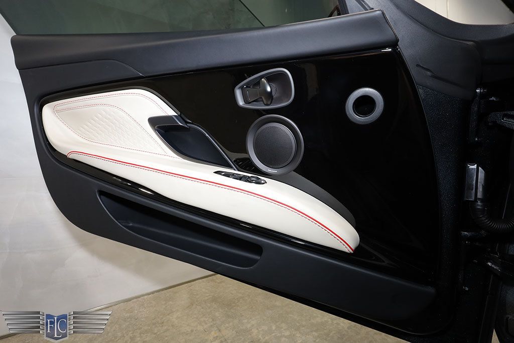 2022 Aston Martin DBS Superleggera Coupe - 22952406 - 22