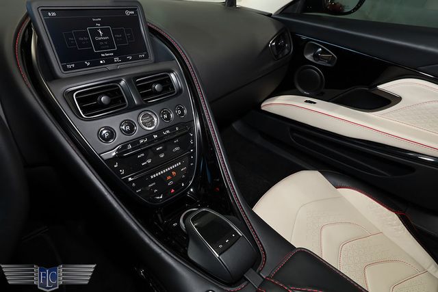 2022 Aston Martin DBS Superleggera Coupe - 22952406 - 28