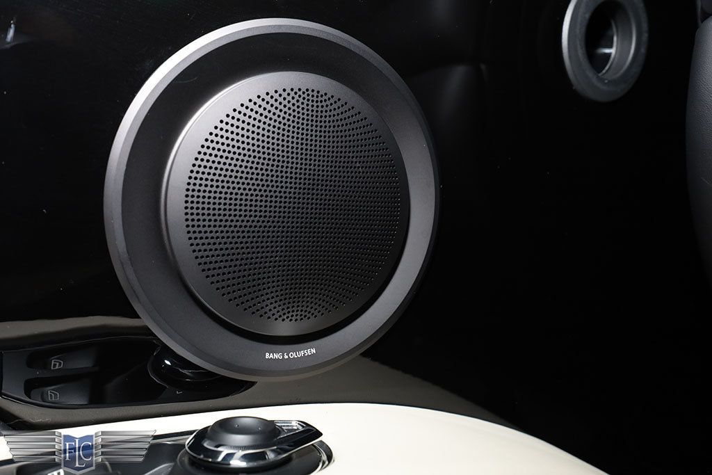 2022 Aston Martin DBS Superleggera Coupe - 22952406 - 34