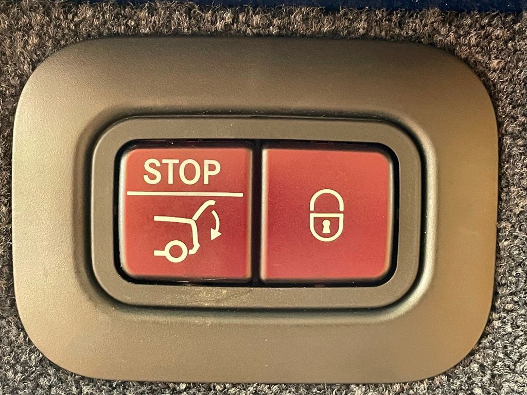 2022 Aston Martin DBX AWD - 23018239 - 24