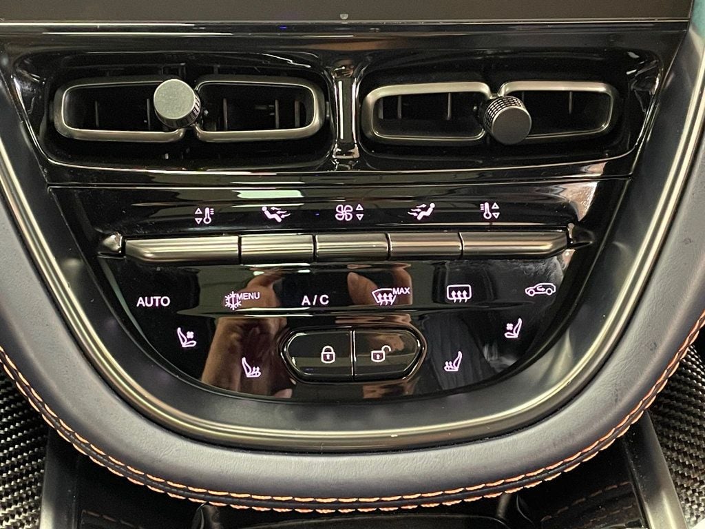 2022 Aston Martin DBX AWD - 23018239 - 37
