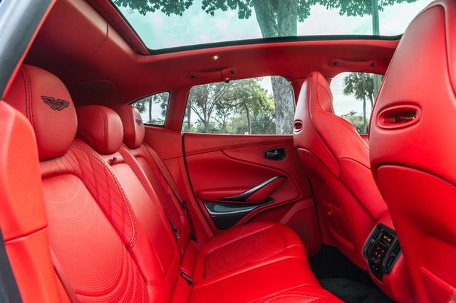 2022 Aston Martin DBX AWD - 22939665 - 23