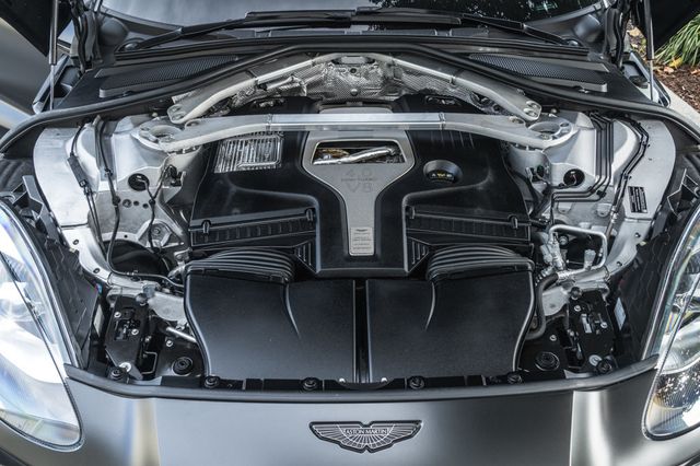 2022 Aston Martin DBX AWD - 22939665 - 33