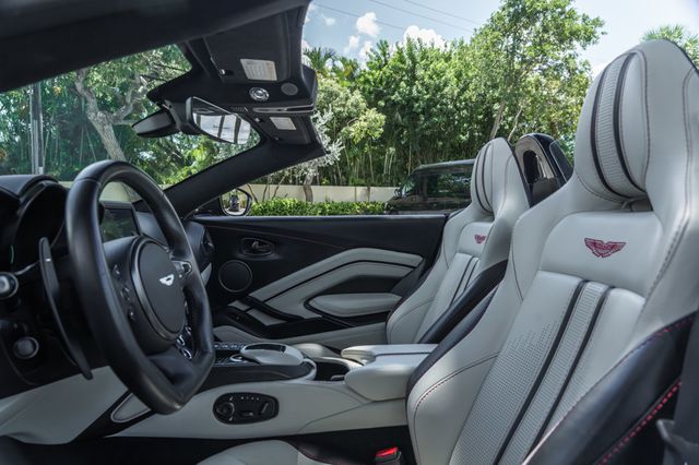 2022 Aston Martin Vantage Roadster - 23061092 - 13