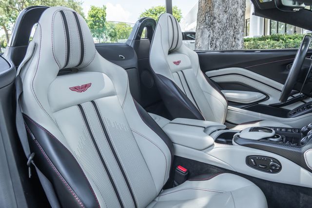 2022 Aston Martin Vantage Roadster - 23061092 - 18