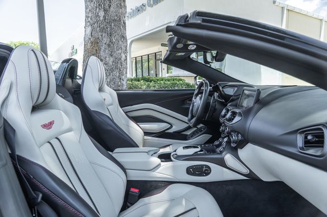 2022 Aston Martin Vantage Roadster - 23061092 - 19