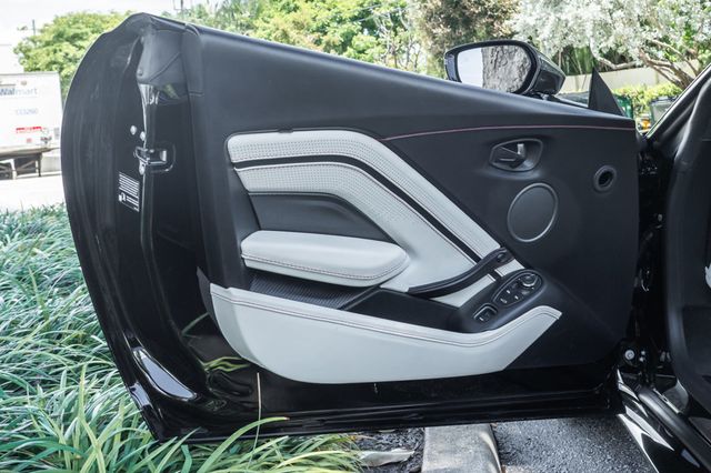 2022 Aston Martin Vantage Roadster - 23061092 - 21
