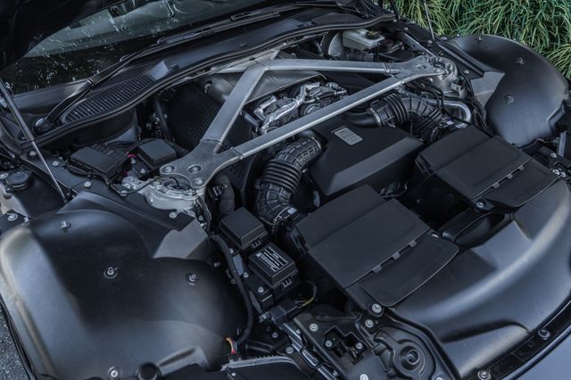 2022 Aston Martin Vantage Roadster - 23061092 - 24