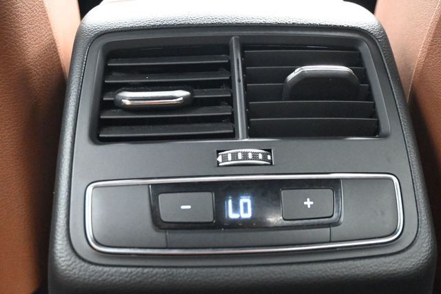 2022 Audi A4 Sedan Premium 40 TFSI quattro - 23030817 - 10