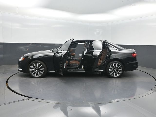 2022 Audi A4 Sedan Premium 40 TFSI quattro - 23030817 - 40