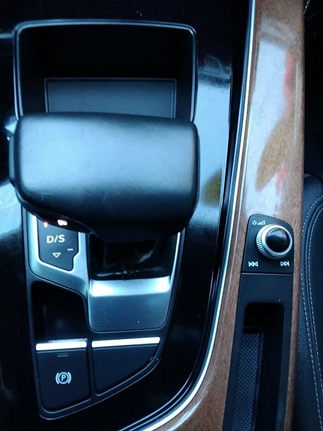 2022 Audi A4 Sedan Premium Plus 40 TFSI quattro - 22974026 - 25