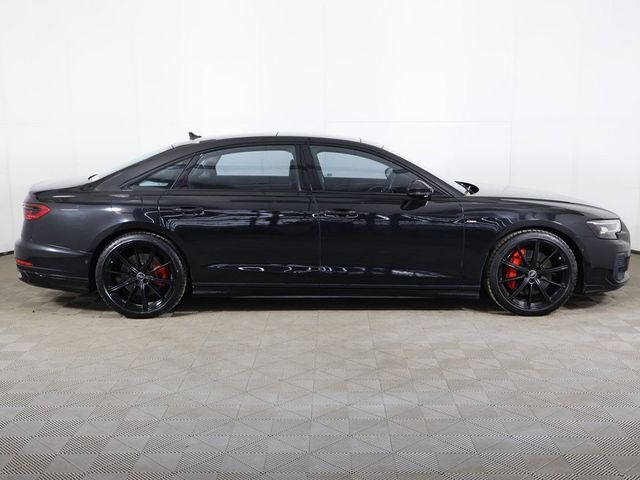 2022 Audi A8 L 55 TFSI quattro - 23005903 - 22