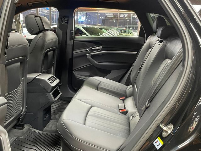 2022 Audi e-tron Premium Plus quattro - 22948258 - 18