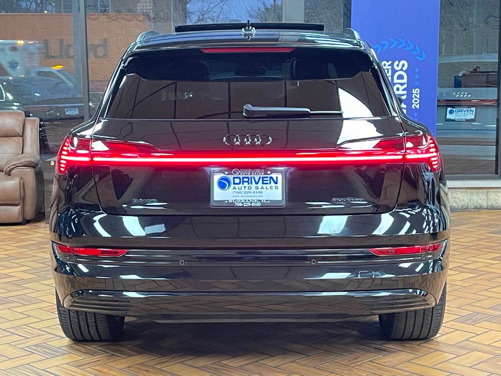 2022 Audi e-tron Premium Plus quattro - 22948258 - 8