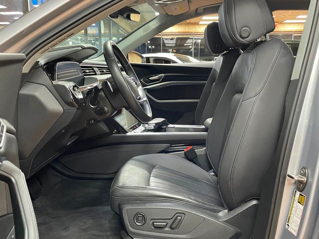 2022 Audi e-tron Premium Plus quattro - 22952077 - 10