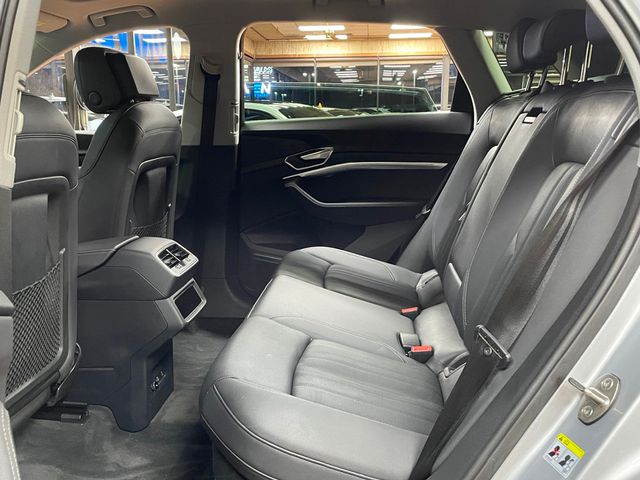 2022 Audi e-tron Premium Plus quattro - 22952077 - 19