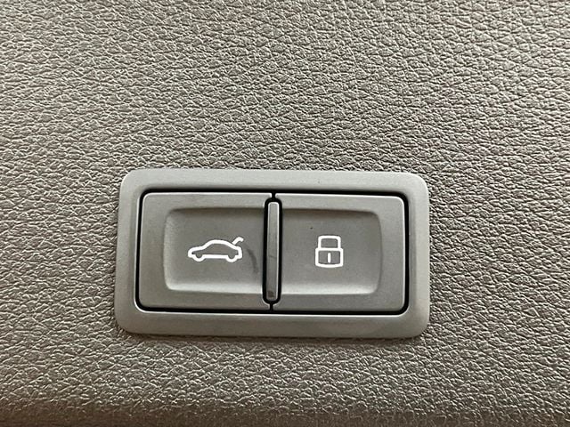 2022 Audi e-tron Premium Plus quattro - 22952077 - 21