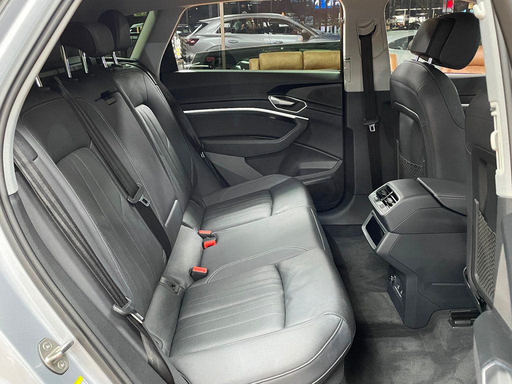 2022 Audi e-tron Premium Plus quattro - 22952077 - 22