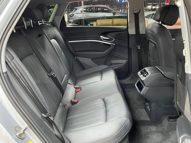 2022 Audi e-tron Premium Plus quattro - 22952077 - 22