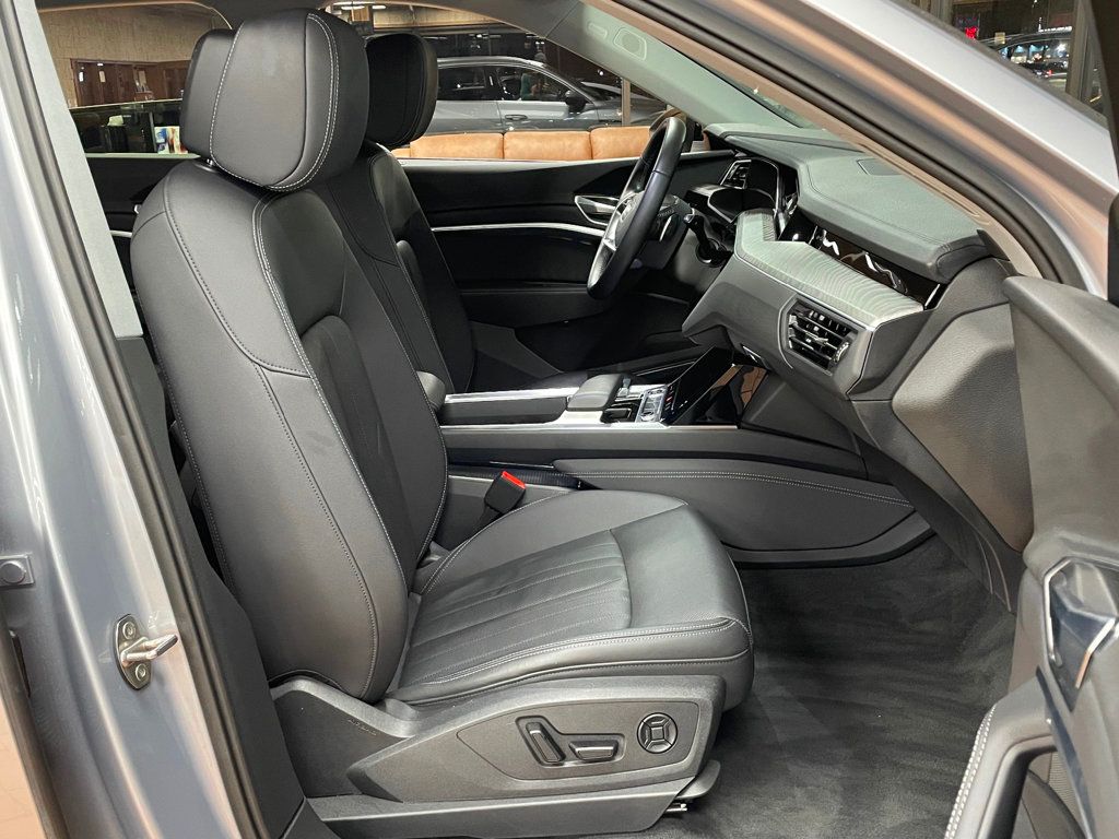 2022 Audi e-tron Premium Plus quattro - 22952077 - 23