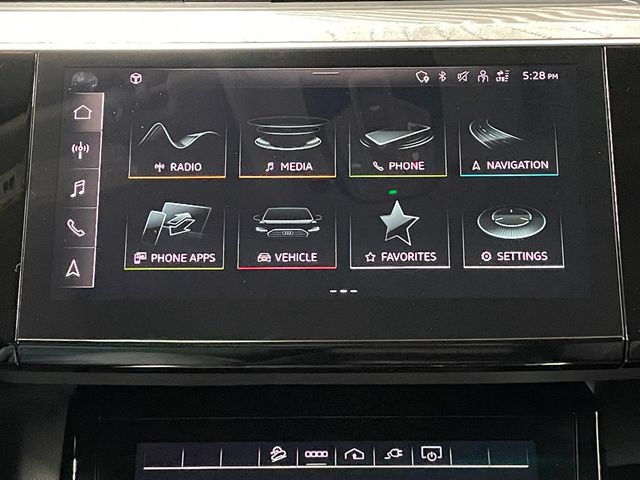 2022 Audi e-tron Premium Plus quattro - 22952077 - 30