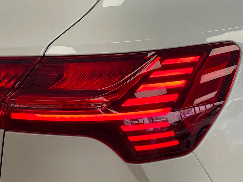 2022 Audi e-tron Premium Plus quattro - 22954148 - 10