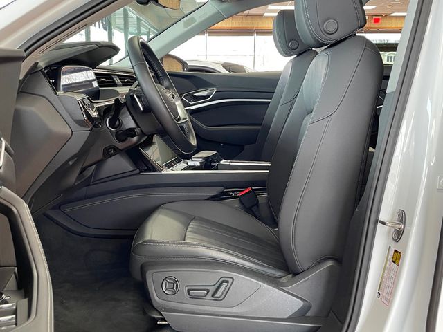 2022 Audi e-tron Premium Plus quattro - 22954148 - 11