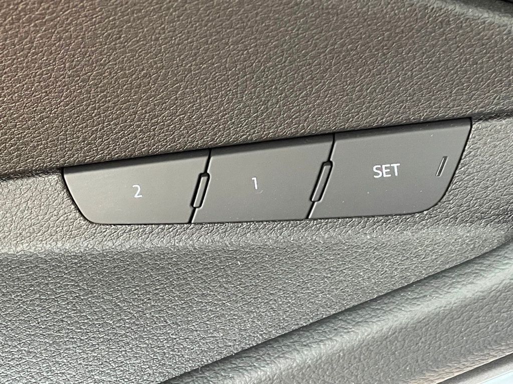 2022 Audi e-tron Premium Plus quattro - 22954148 - 17