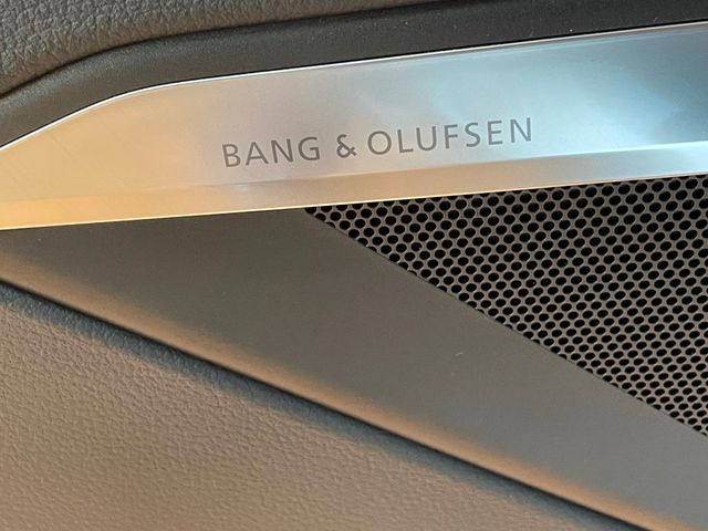 2022 Audi e-tron Premium Plus quattro - 22954148 - 18