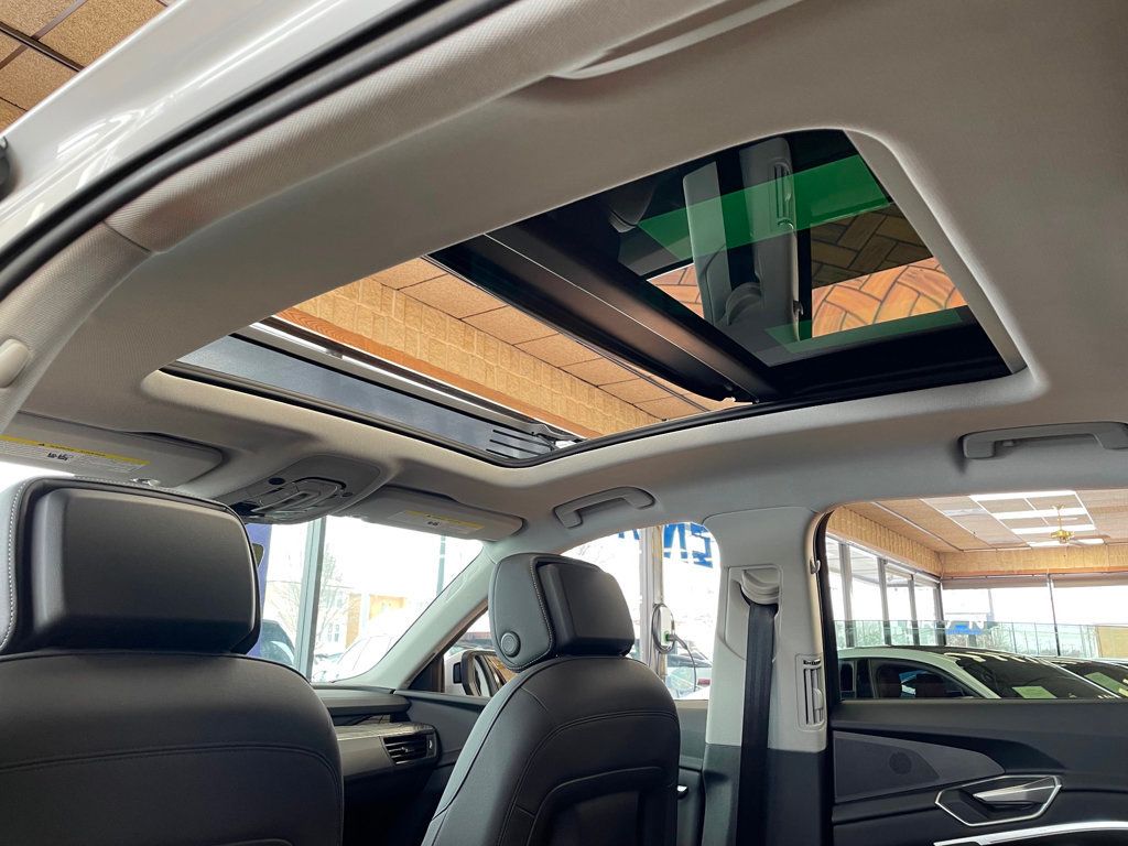 2022 Audi e-tron Premium Plus quattro - 22954148 - 22