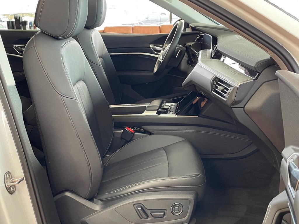 2022 Audi e-tron Premium Plus quattro - 22954148 - 26