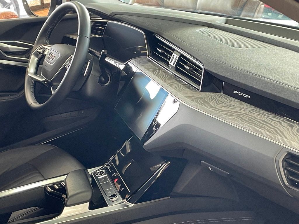 2022 Audi e-tron Premium Plus quattro - 22954148 - 27