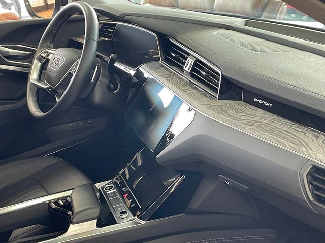 2022 Audi e-tron Premium Plus quattro - 22954148 - 27