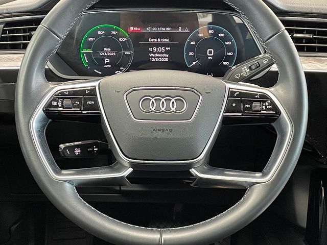 2022 Audi e-tron Premium Plus quattro - 22954148 - 28