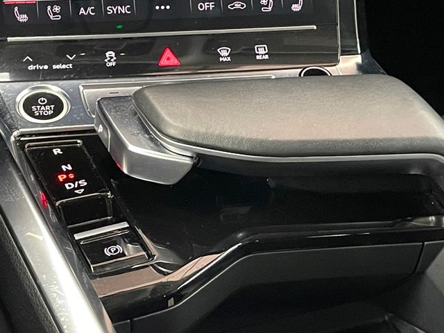 2022 Audi e-tron Premium Plus quattro - 22954148 - 35