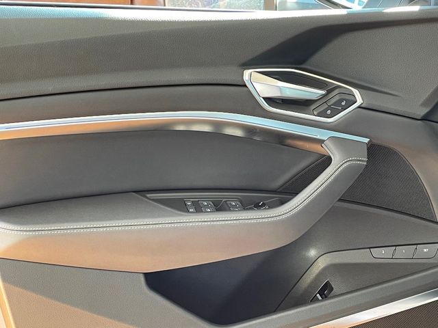 2022 Audi e-tron Premium Plus quattro - 22958480 - 13