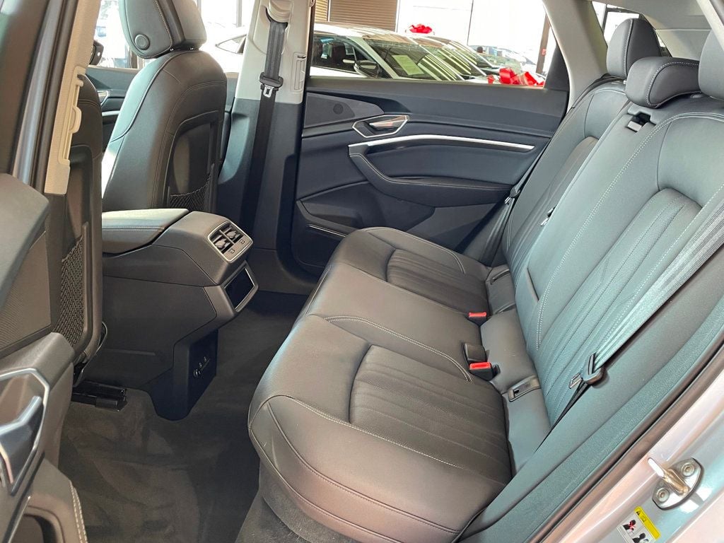 2022 Audi e-tron Premium Plus quattro - 22958480 - 18