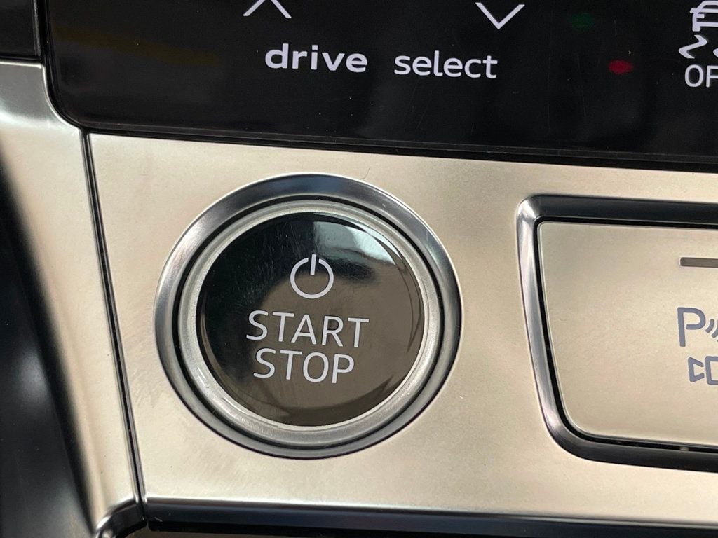 2022 Audi e-tron Premium Plus quattro - 22958480 - 32