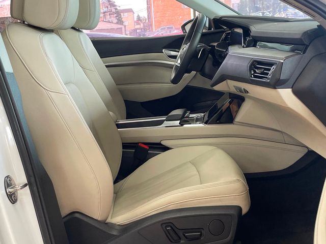 2022 Audi e-tron Premium quattro - 22925491 - 31