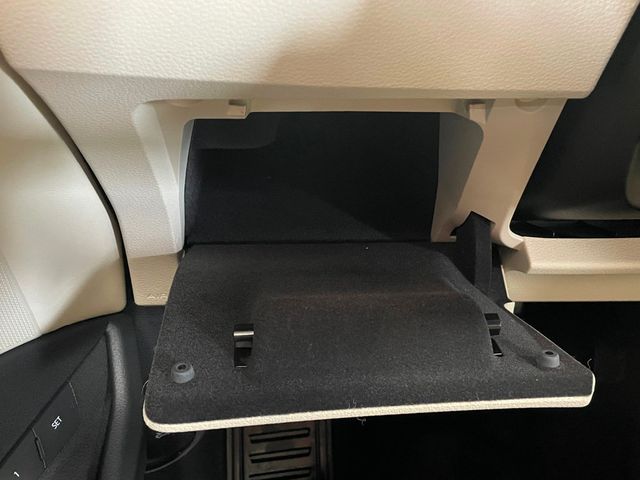 2022 Audi e-tron Premium quattro - 22925491 - 37