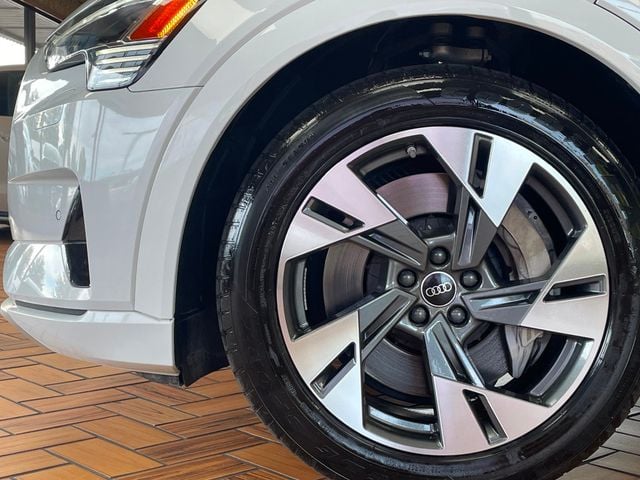 2022 Audi e-tron Premium quattro - 22925491 - 5