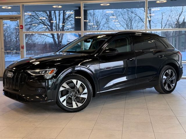 2022 Audi e-tron Premium quattro - 22981370 - 0