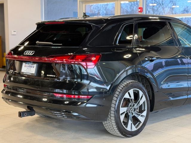 2022 Audi e-tron Premium quattro - 22981370 - 10