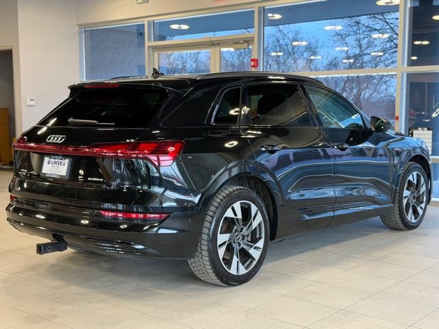 2022 Audi e-tron Premium quattro - 22981370 - 11