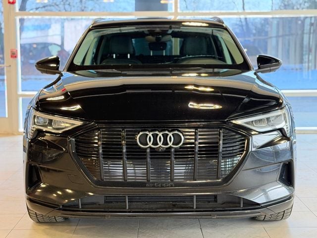 2022 Audi e-tron Premium quattro - 22981370 - 1