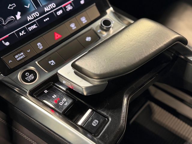 2022 Audi e-tron Premium quattro - 22981370 - 36
