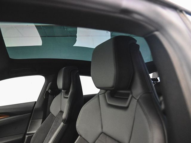 2022 Audi e-tron GT Premium Plus - 22962587 - 29