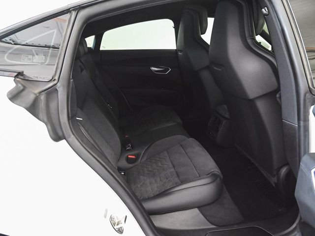2022 Audi e-tron GT Premium Plus - 22962587 - 31